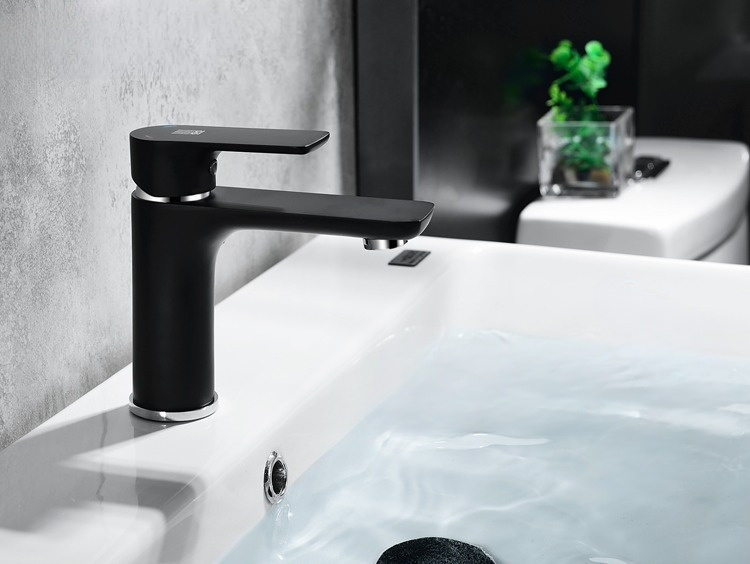 Vòi nước nóng lạnh phòng tắm bằng đồng thau DL3009-A 7